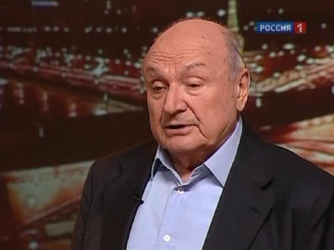 жванецкий дежурный. жванецкий дежурный по стране. жванецкий и бегак. жванецкий дежурный. передача со жванецким и максимовым.